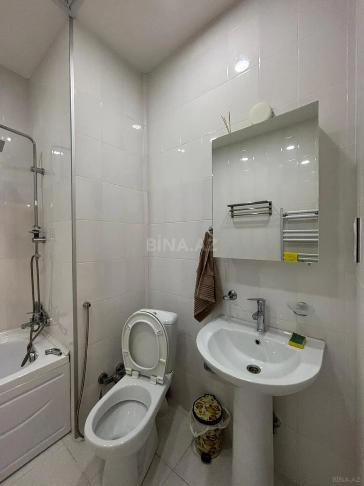 Kirayə verilir 3 otaqlı ofis 140 m²