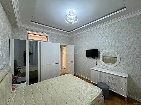 Kirayə verilir 2 otaqlı mənzil 65 m²