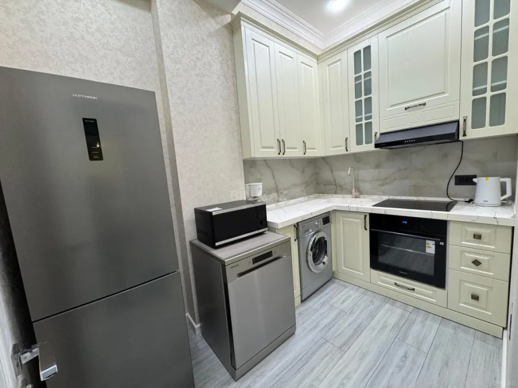 Kirayə verilir 2 otaqlı mənzil 65 m²