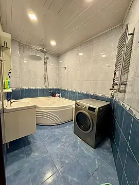 Satılır 4 otaqlı mənzil 195 m²