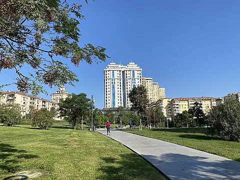 Satılır 2 otaqlı mənzil 72 m²