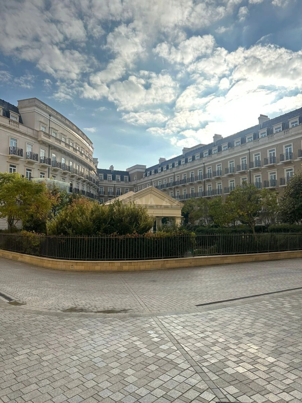 Satılır 2 otaqlı mənzil 63 m²