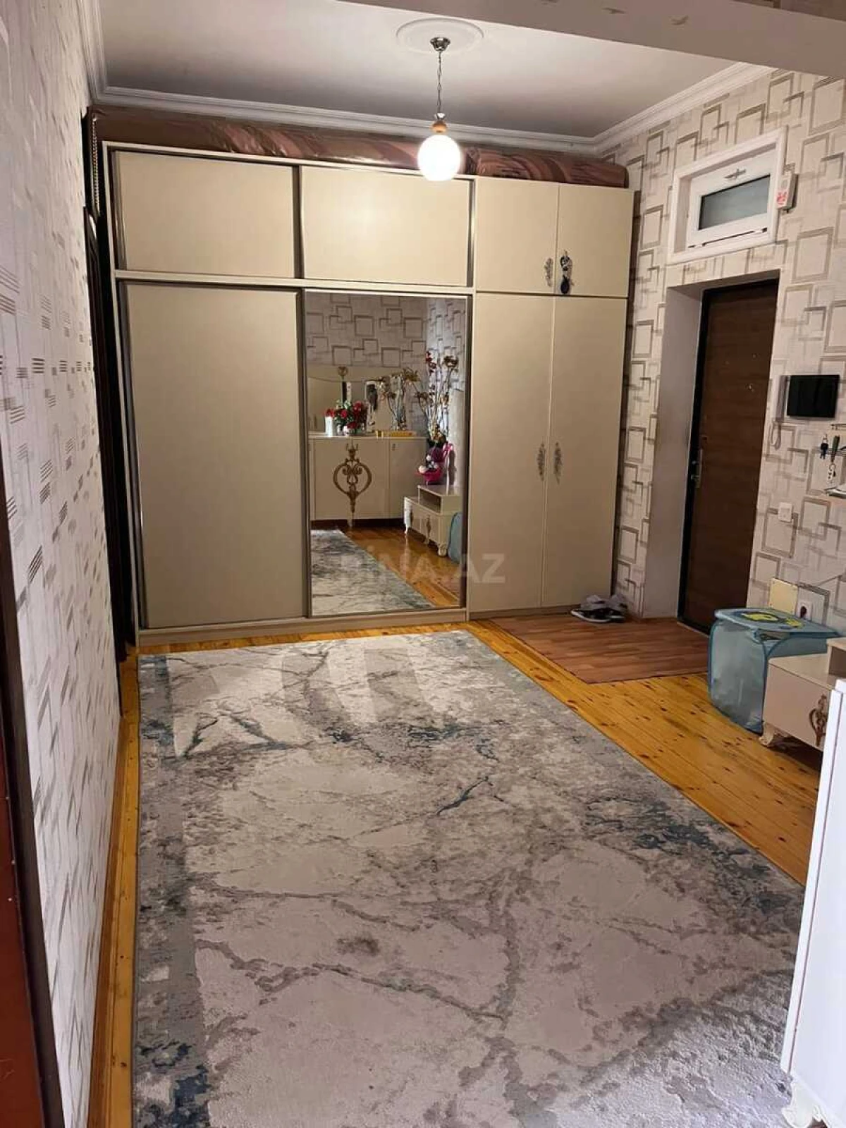 Satılır 3 otaqlı mənzil 118 m²