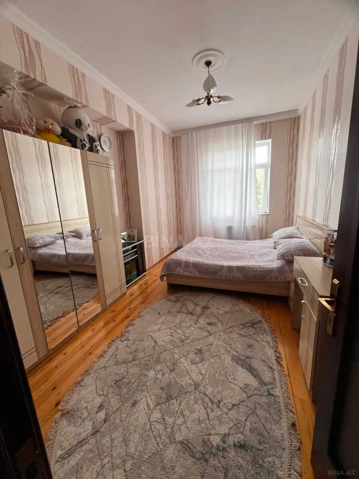 Satılır 3 otaqlı mənzil 118 m²