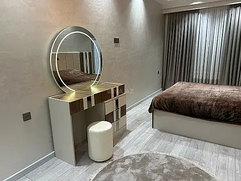 Kirayə verilir 2 otaqlı mənzil 80 m²