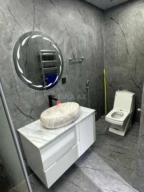 Kirayə verilir 2 otaqlı mənzil 80 m²