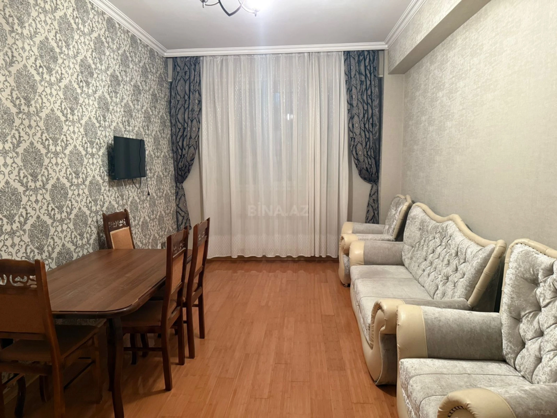 Kirayə verilir 2 otaqlı mənzil 60 m²