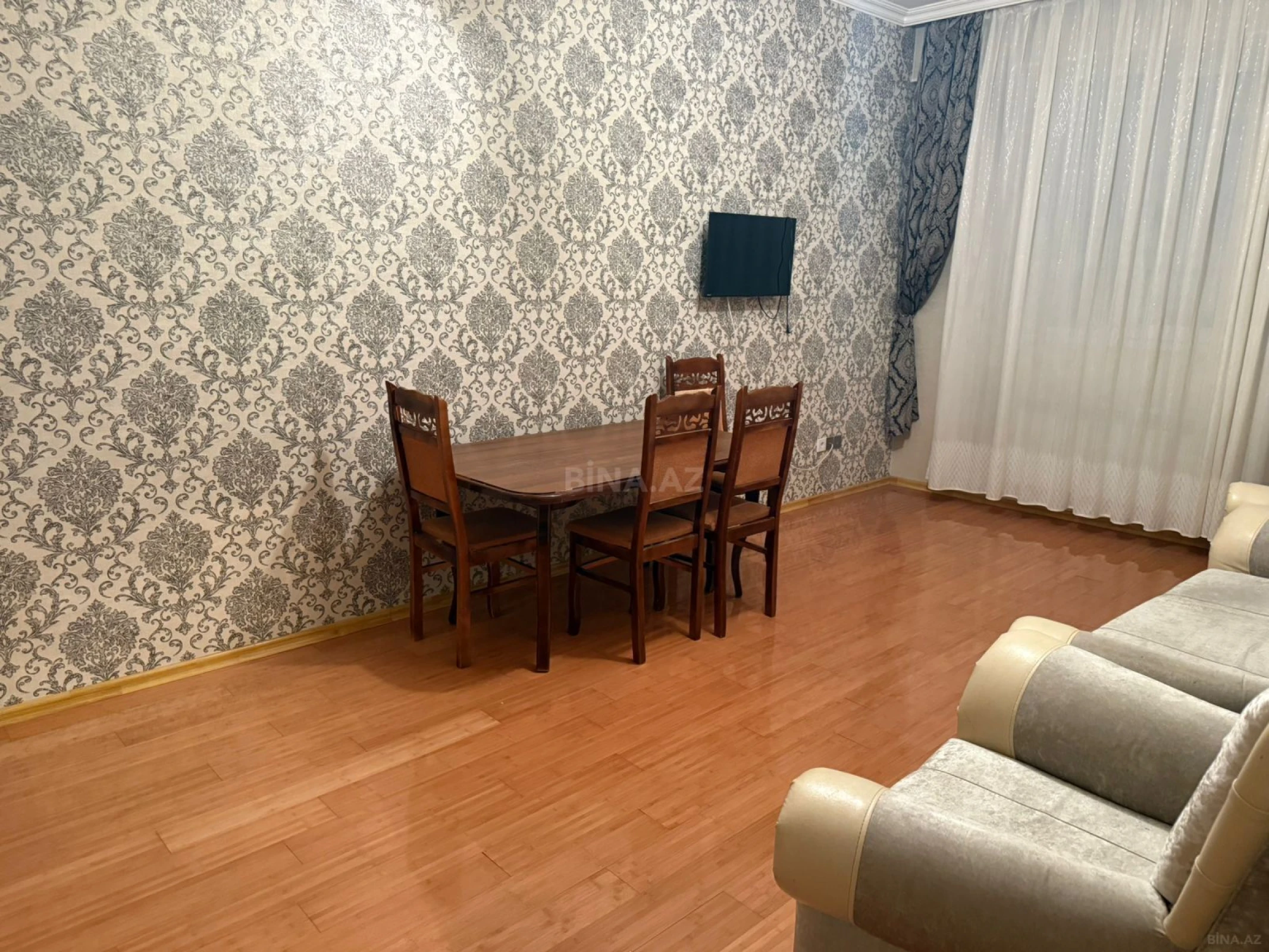 Kirayə verilir 2 otaqlı mənzil 60 m²