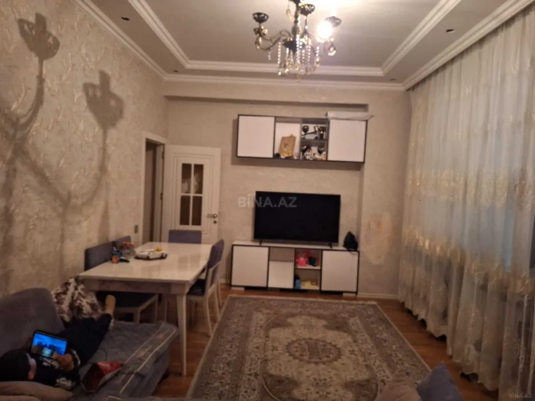 Satılır 2 otaqlı mənzil 67 m²