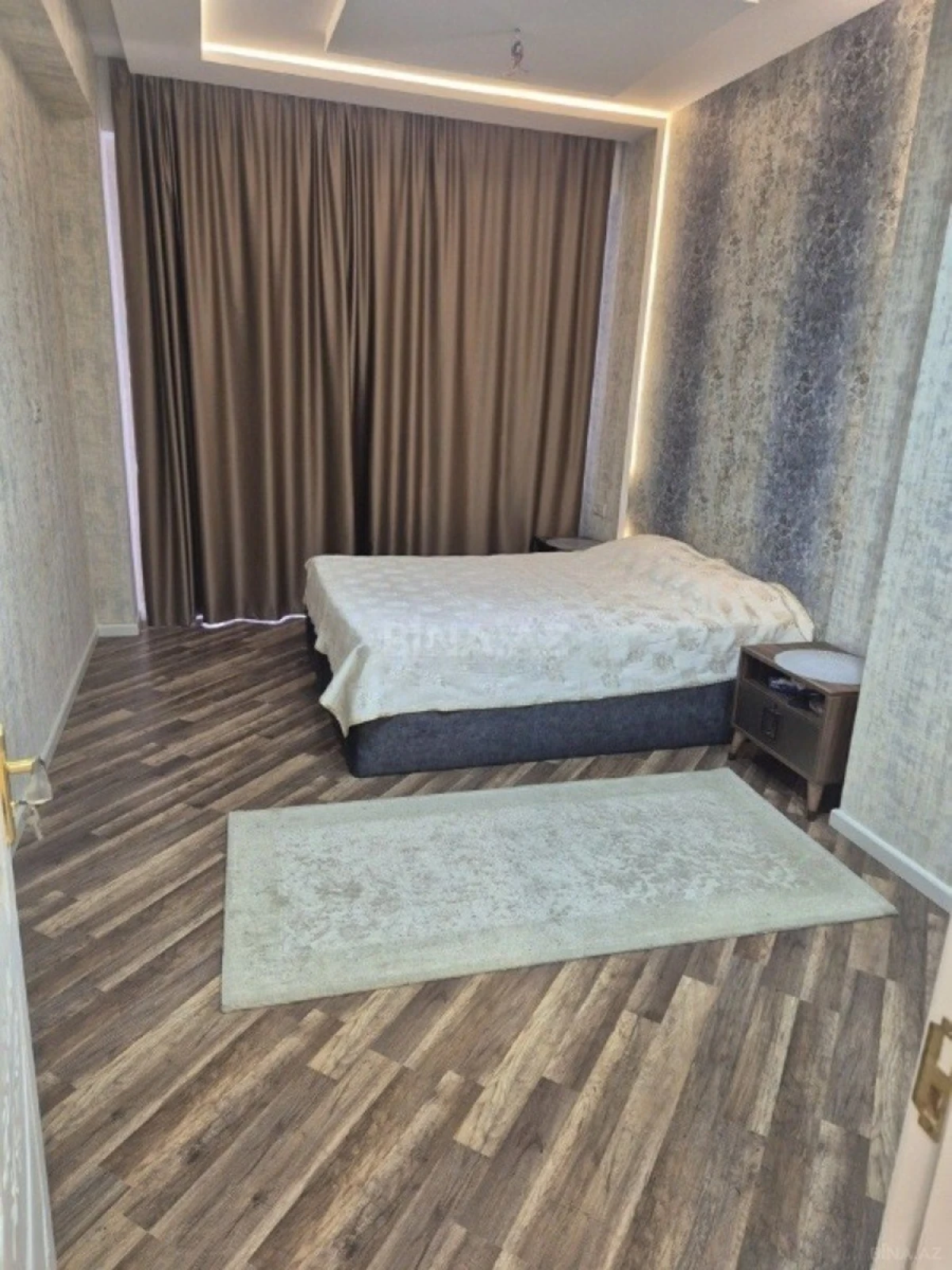 Satılır 2 otaqlı mənzil 70 m²