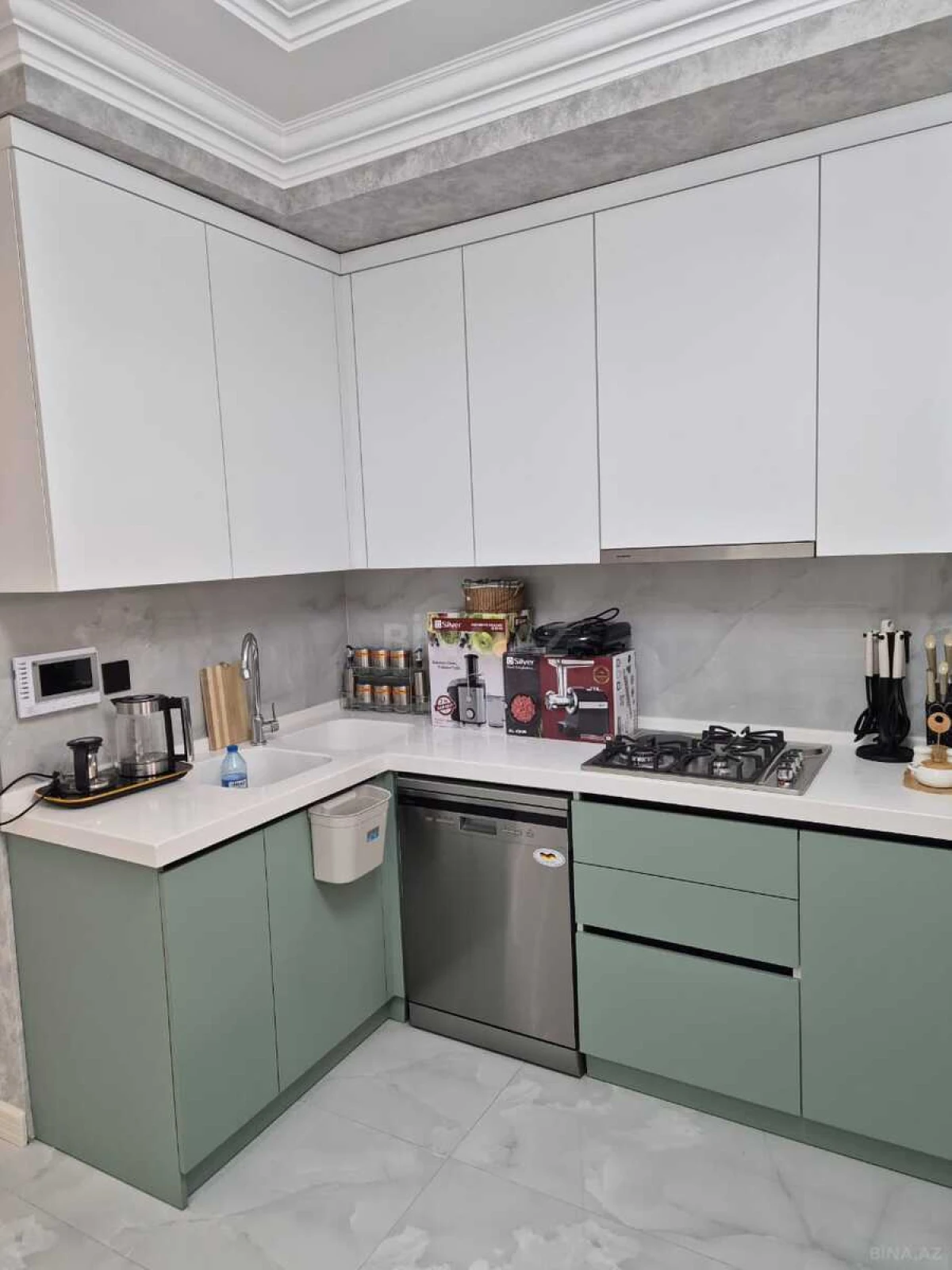 Kirayə verilir 3 otaqlı mənzil 95 m²