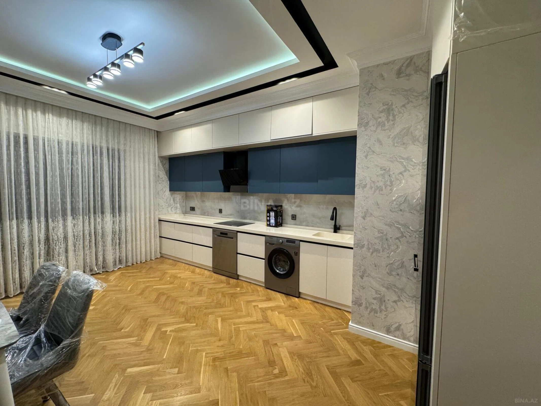 Kirayə verilir 2 otaqlı mənzil 91 m²