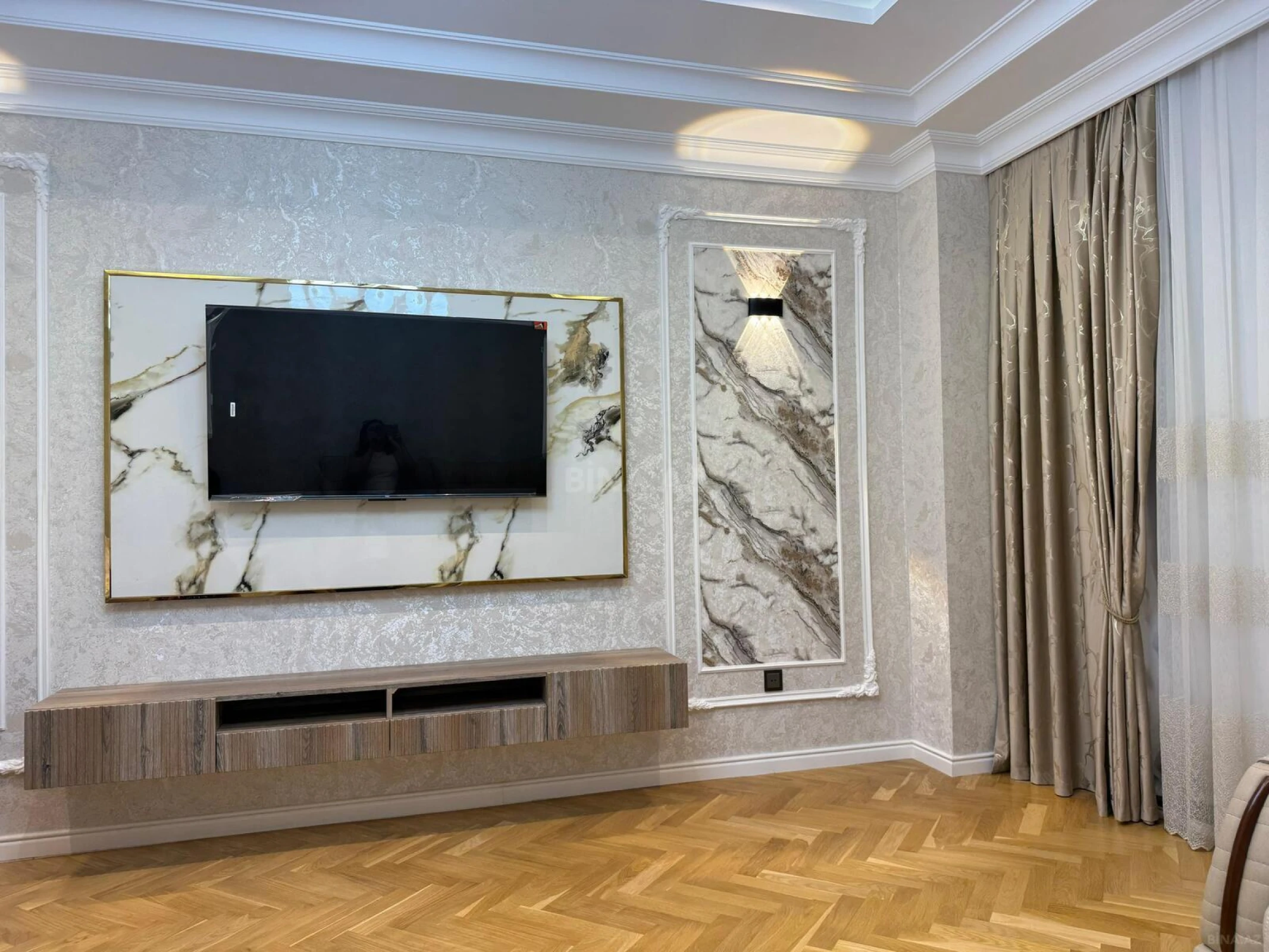 Kirayə verilir 2 otaqlı mənzil 91 m²