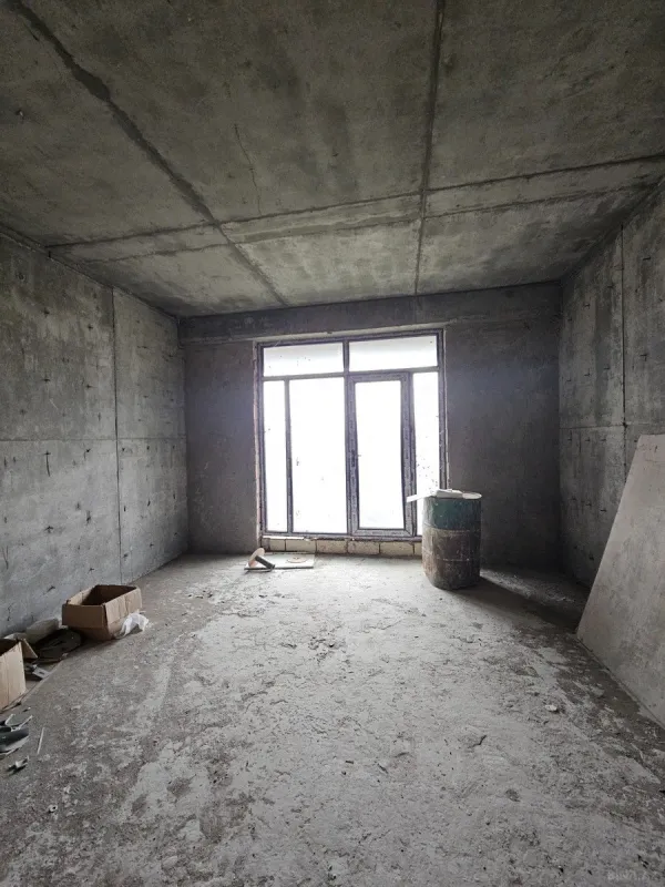 Satılır 1 otaqlı mənzil 52 m²