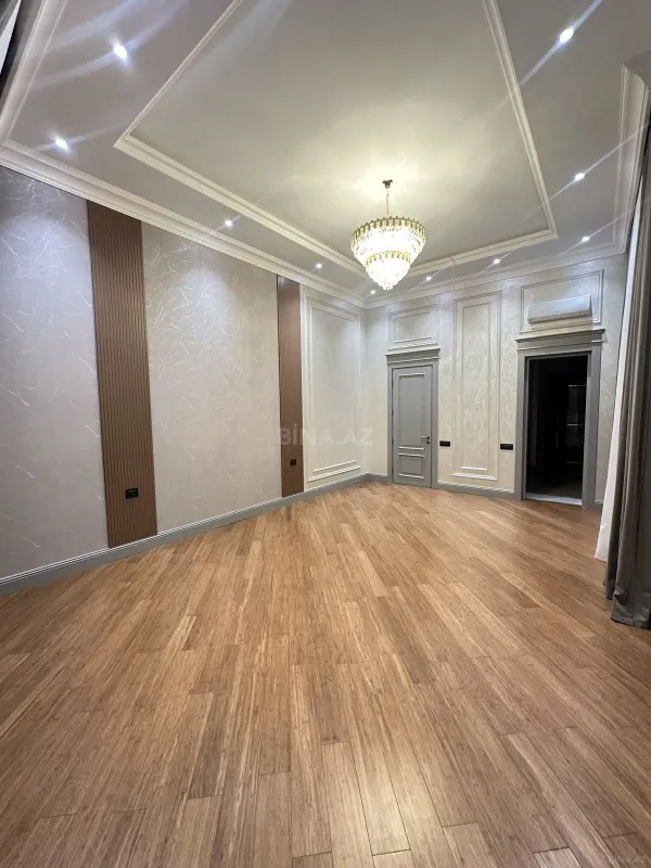 Satılır 4 otaqlı mənzil 247 m²