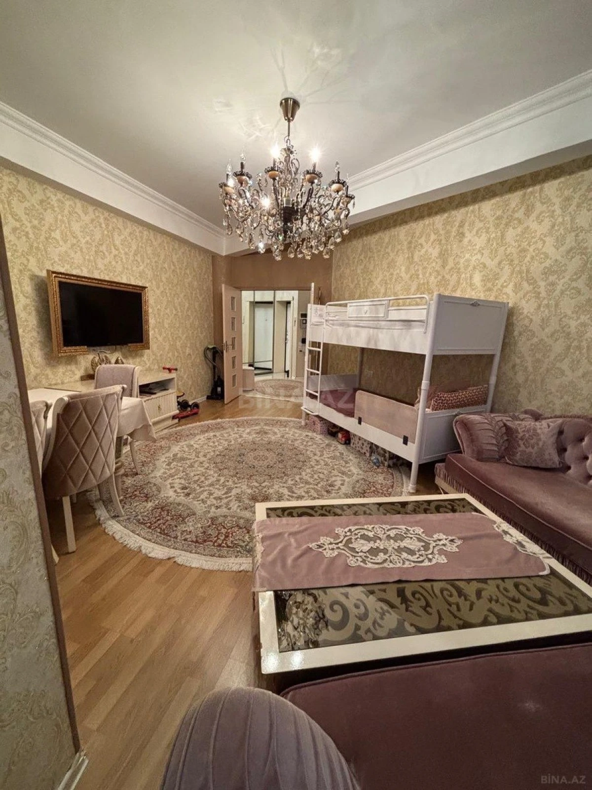 Satılır 2 otaqlı mənzil 94 m²