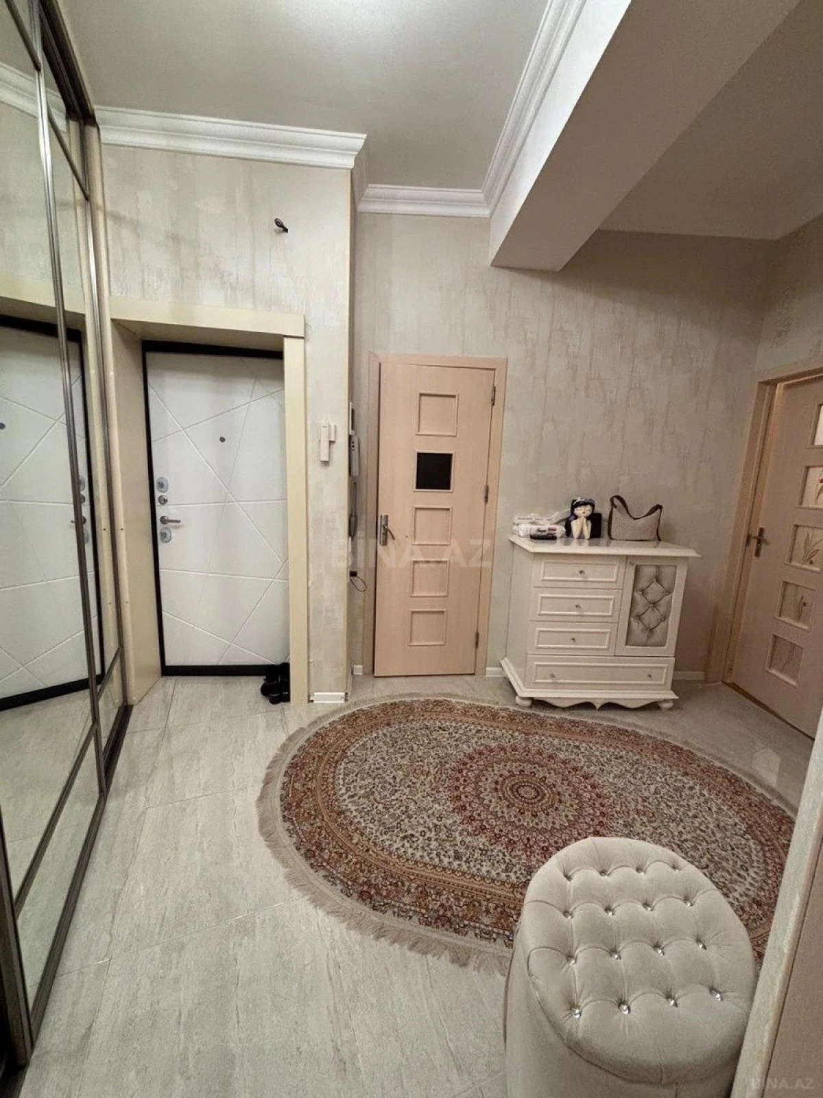 Satılır 2 otaqlı mənzil 94 m²