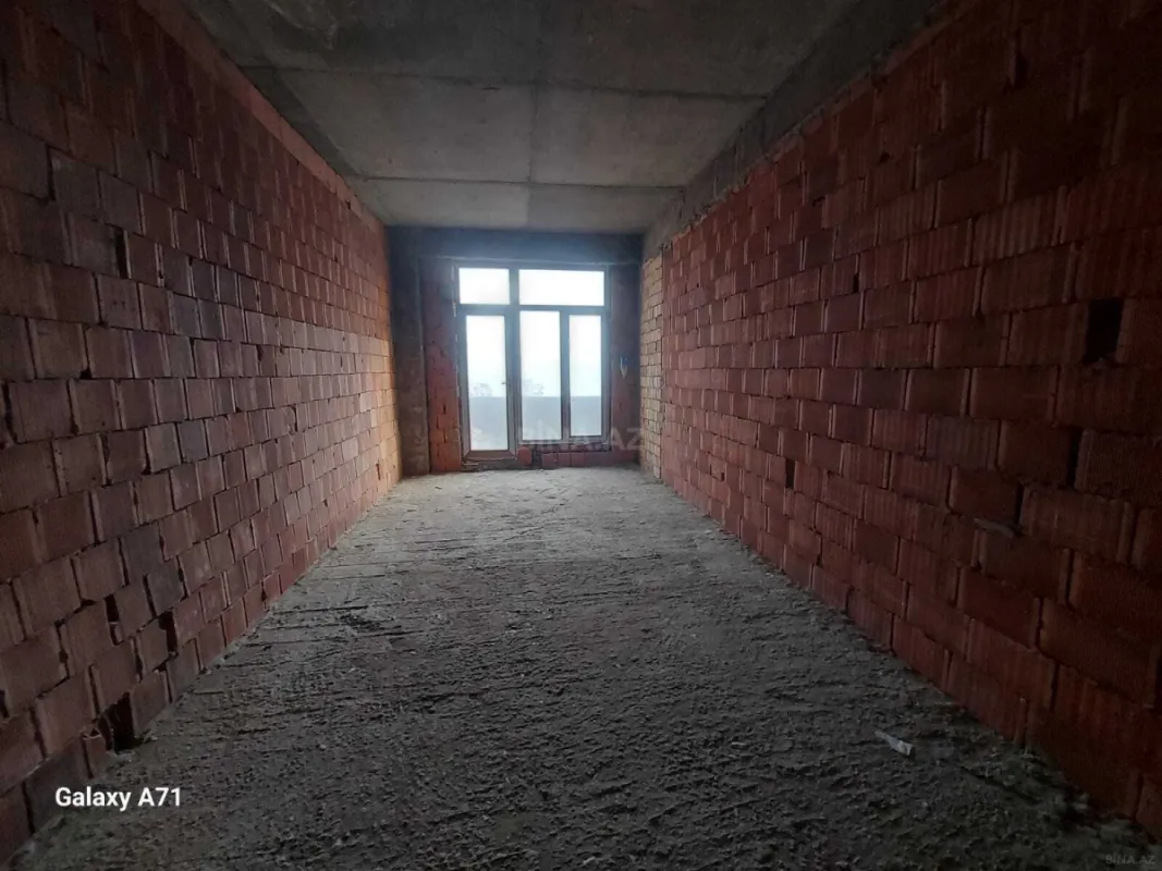 Satılır 3 otaqlı mənzil 157 m²