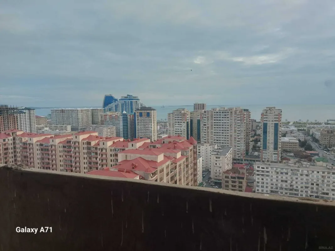 Satılır 3 otaqlı mənzil 157 m²