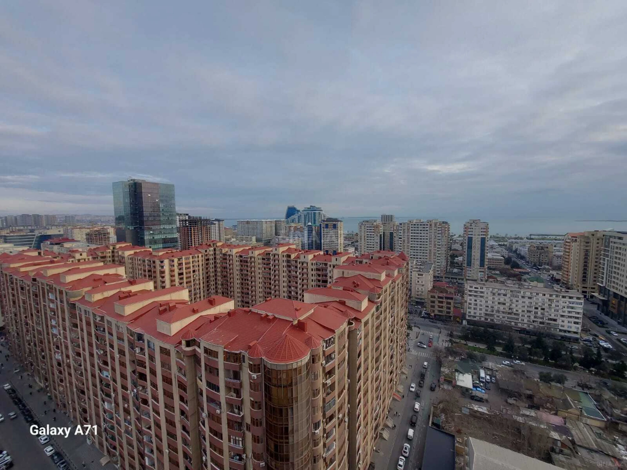 Satılır 3 otaqlı mənzil 157 m²