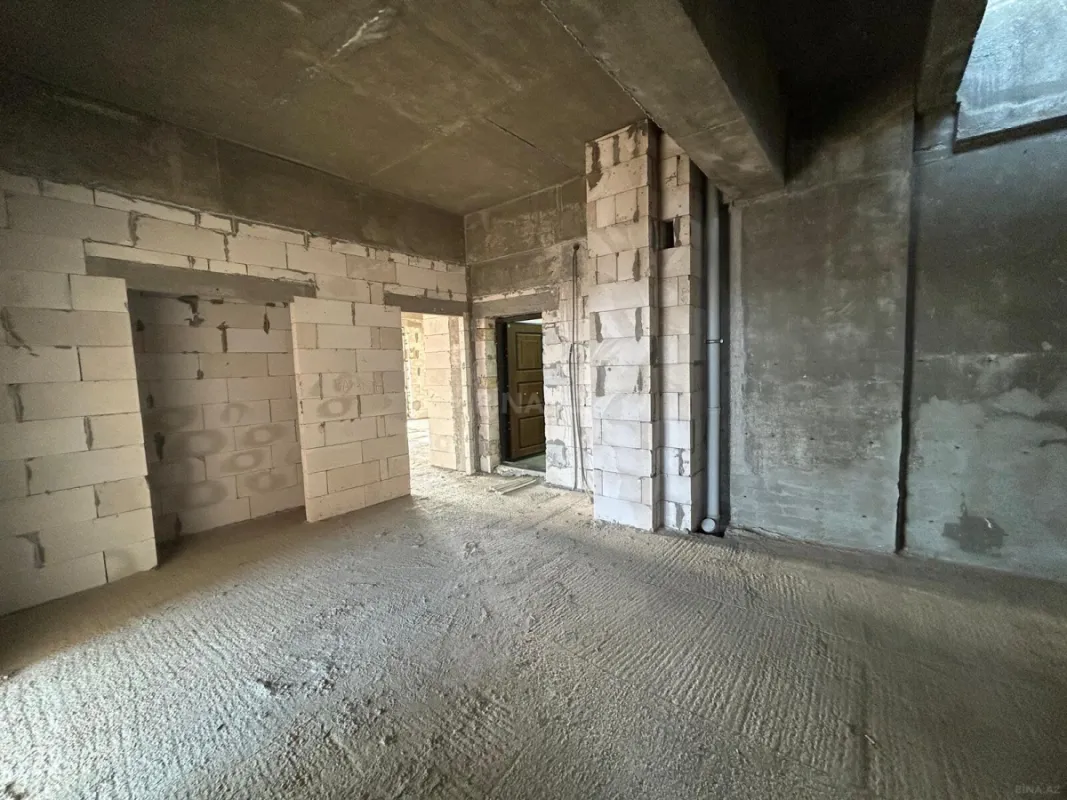 Satılır 5 otaqlı mənzil 262 m²