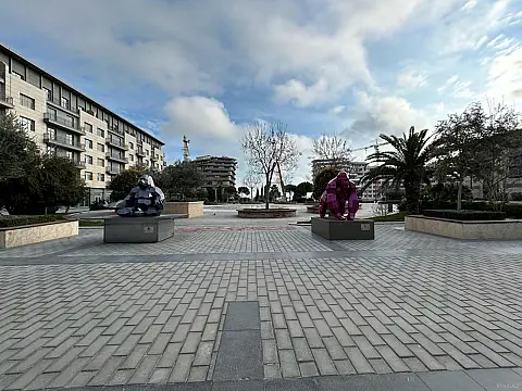 Satılır 5 otaqlı mənzil 262 m²