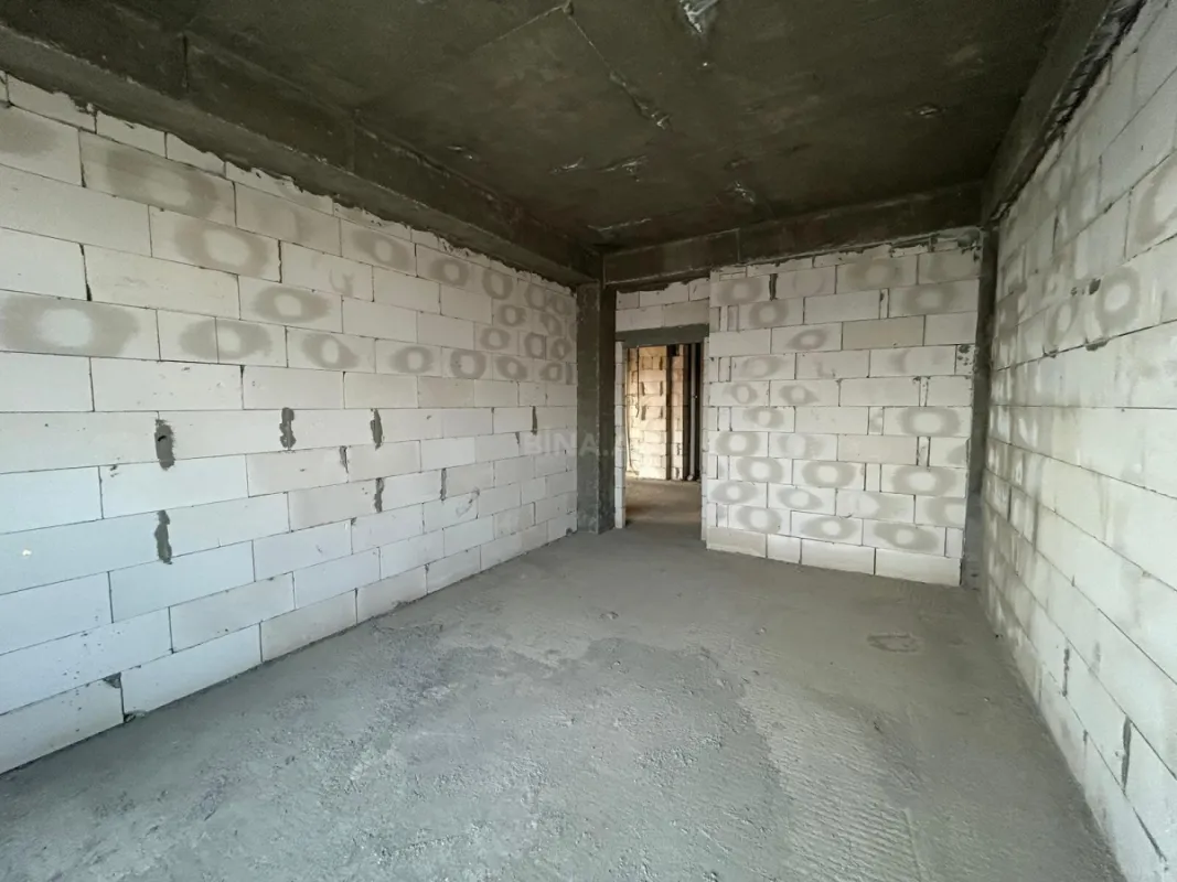 Satılır 5 otaqlı mənzil 262 m²