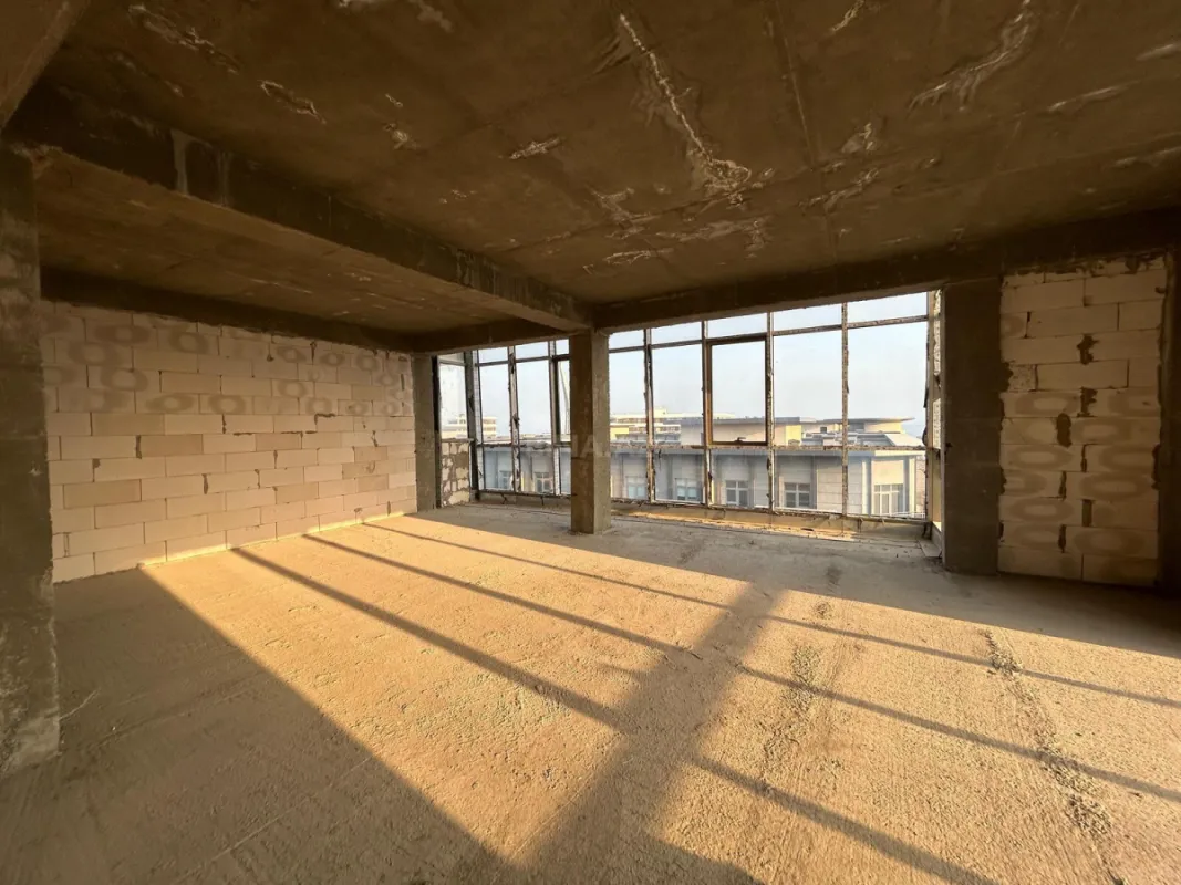 Satılır 5 otaqlı mənzil 262 m²