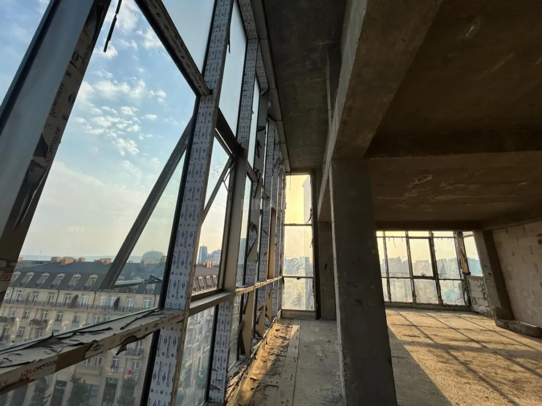 Satılır 5 otaqlı mənzil 262 m²