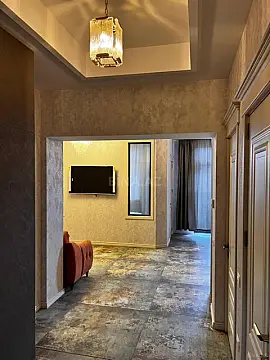Kirayə verilir 2 otaqlı mənzil 55 m²