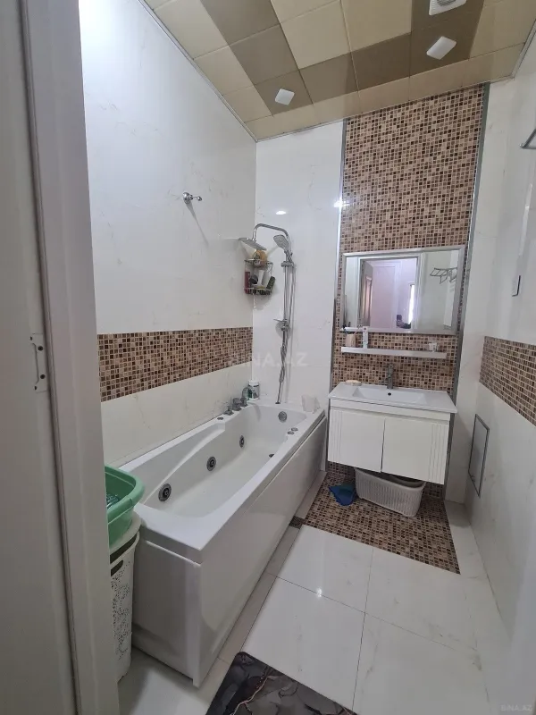 Kirayə verilir 2 otaqlı mənzil 90 m²