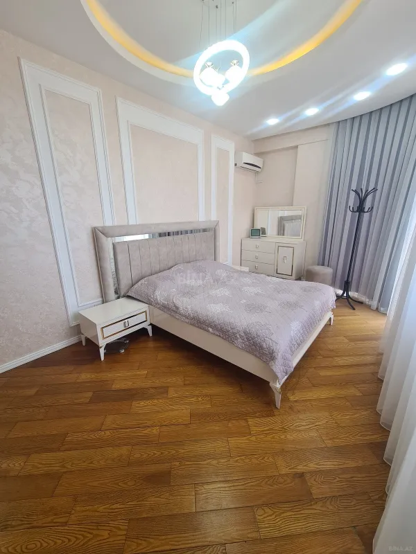 Kirayə verilir 2 otaqlı mənzil 90 m²