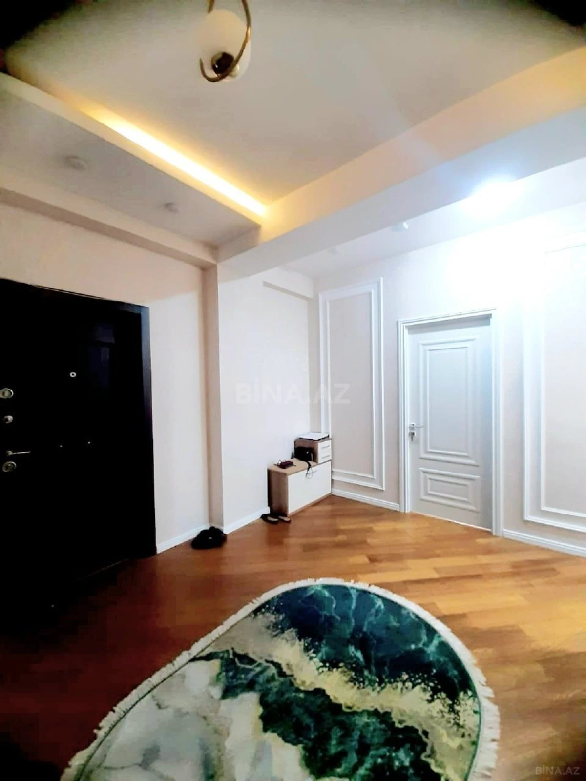 Kirayə verilir 2 otaqlı mənzil 90 m²