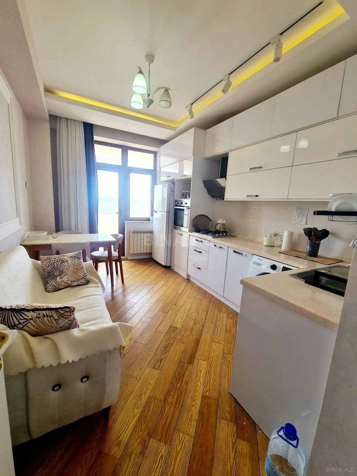 Kirayə verilir 2 otaqlı mənzil 90 m²