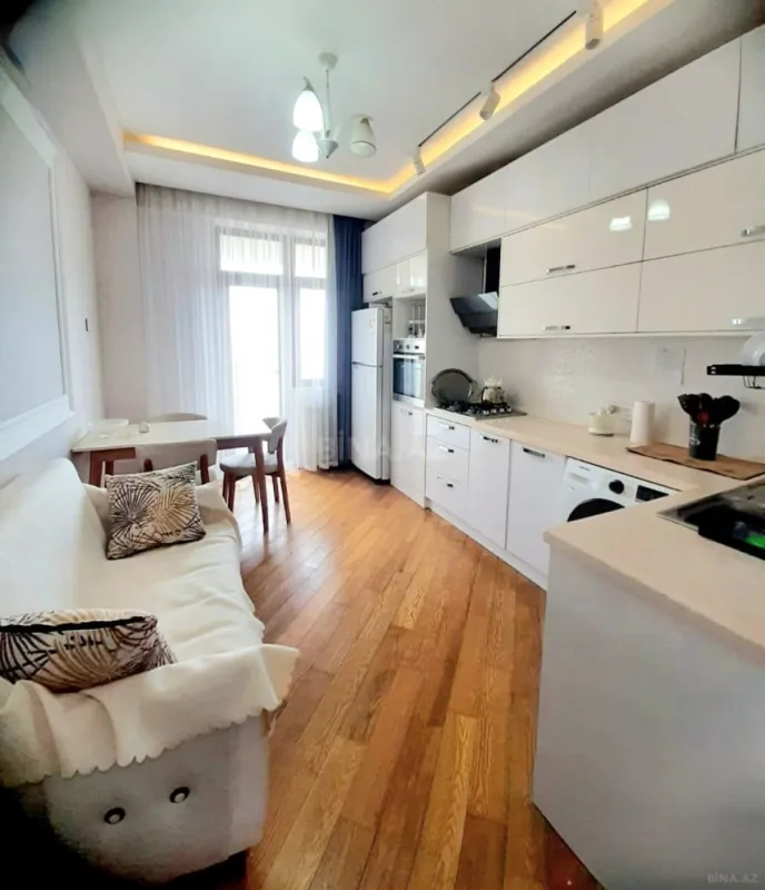 Kirayə verilir 2 otaqlı mənzil 90 m²