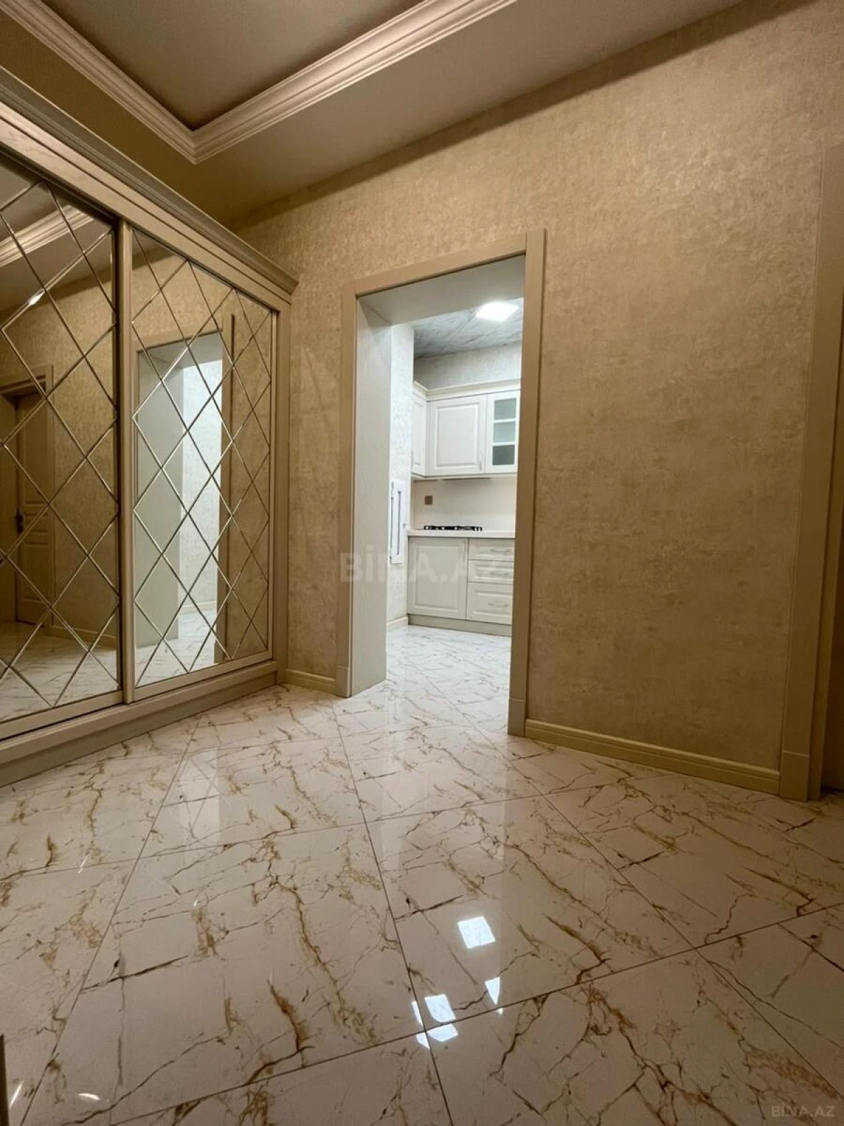 Satılır 2 otaqlı mənzil 65 m²