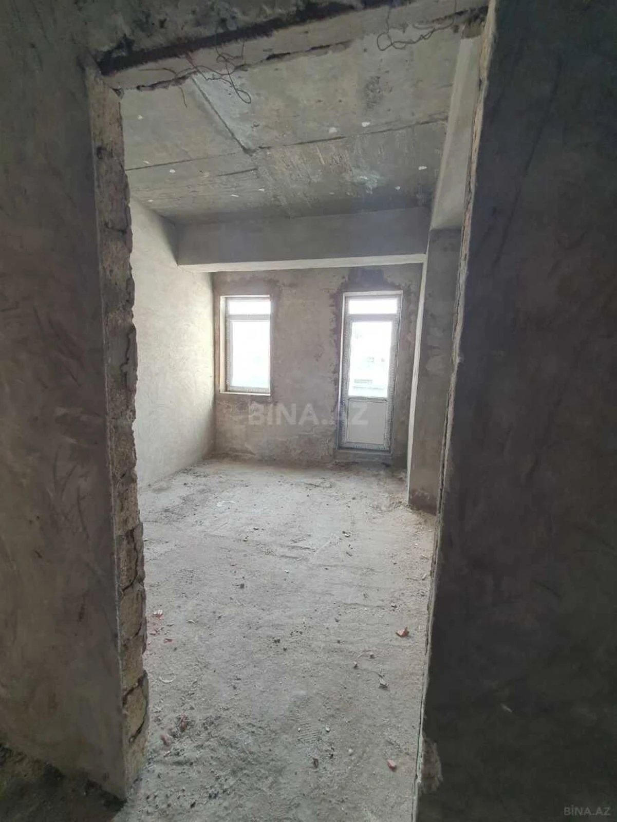 Satılır 3 otaqlı mənzil 142.8 m²