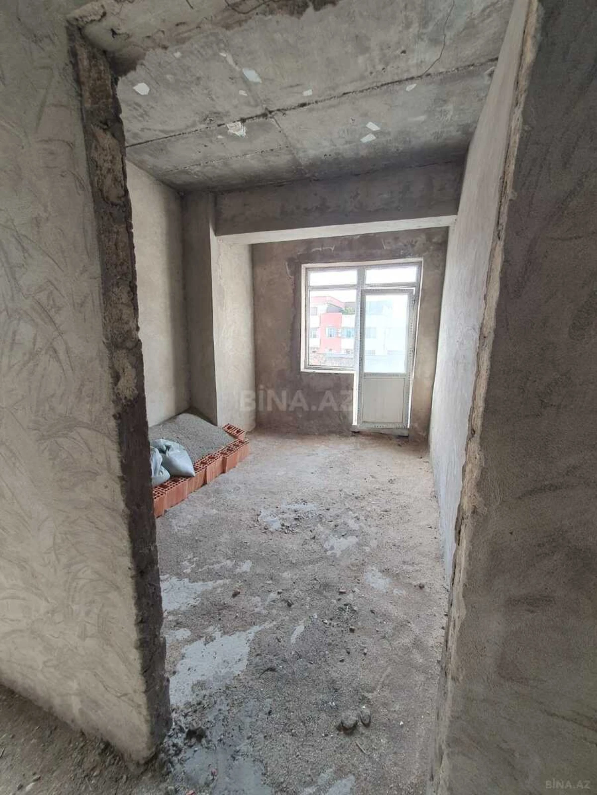 Satılır 3 otaqlı mənzil 142.8 m²