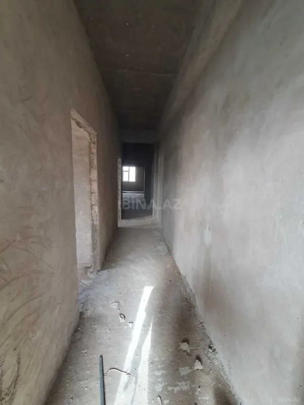 Satılır 3 otaqlı mənzil 142.8 m²