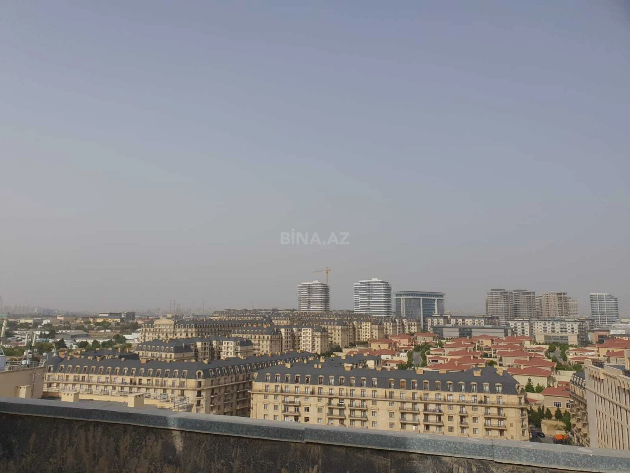 Satılır 3 otaqlı mənzil 142.8 m²