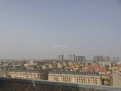 Satılır 3 otaqlı mənzil 142.8 m²