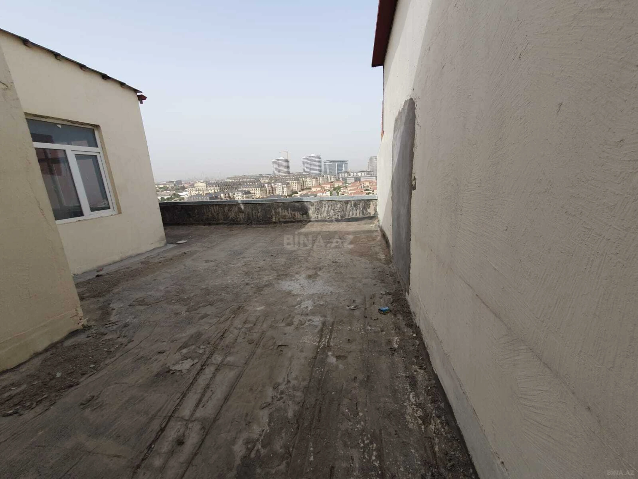 Satılır 3 otaqlı mənzil 142.8 m²