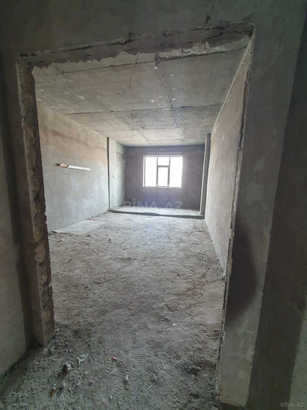 Satılır 3 otaqlı mənzil 142.8 m²