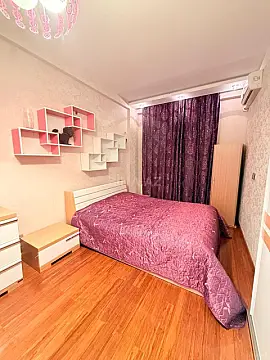Satılır 4 otaqlı mənzil 185 m²
