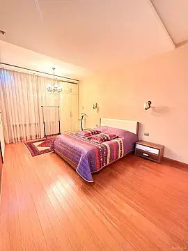 Satılır 4 otaqlı mənzil 185 m²
