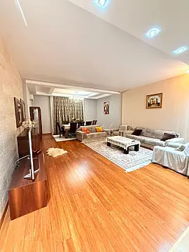 Satılır 4 otaqlı mənzil 185 m² — Bakı 4 otaq 185.00 m²