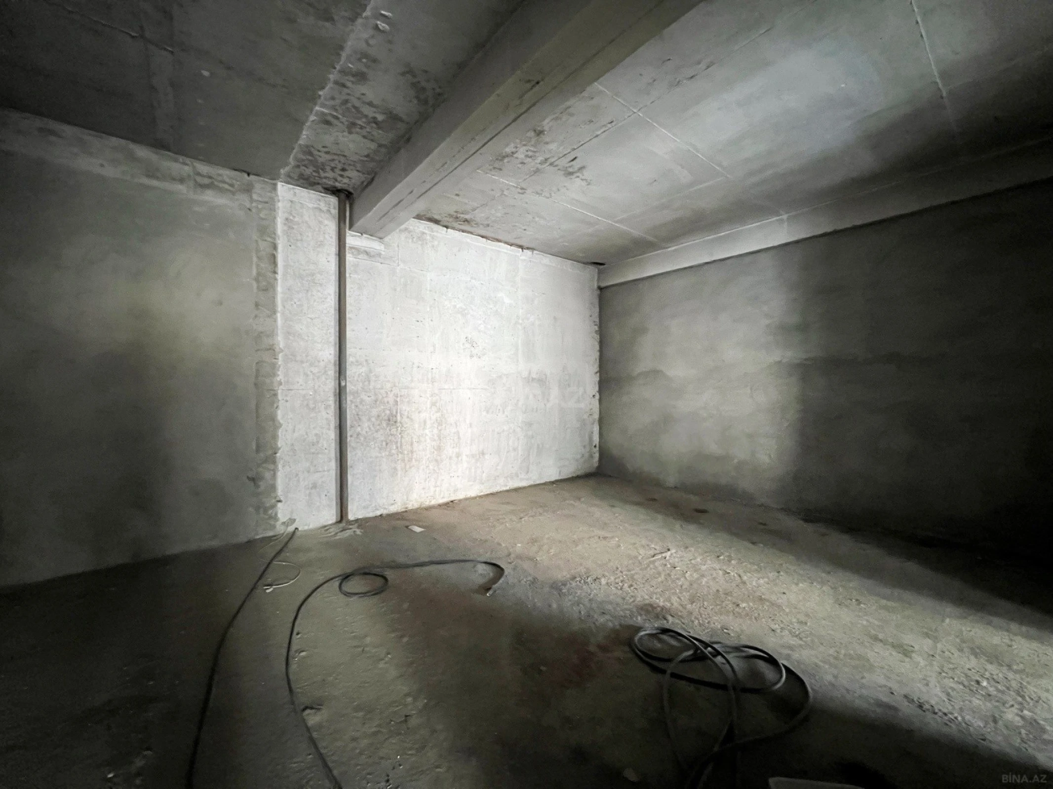 Satılır obyekt 91 m²