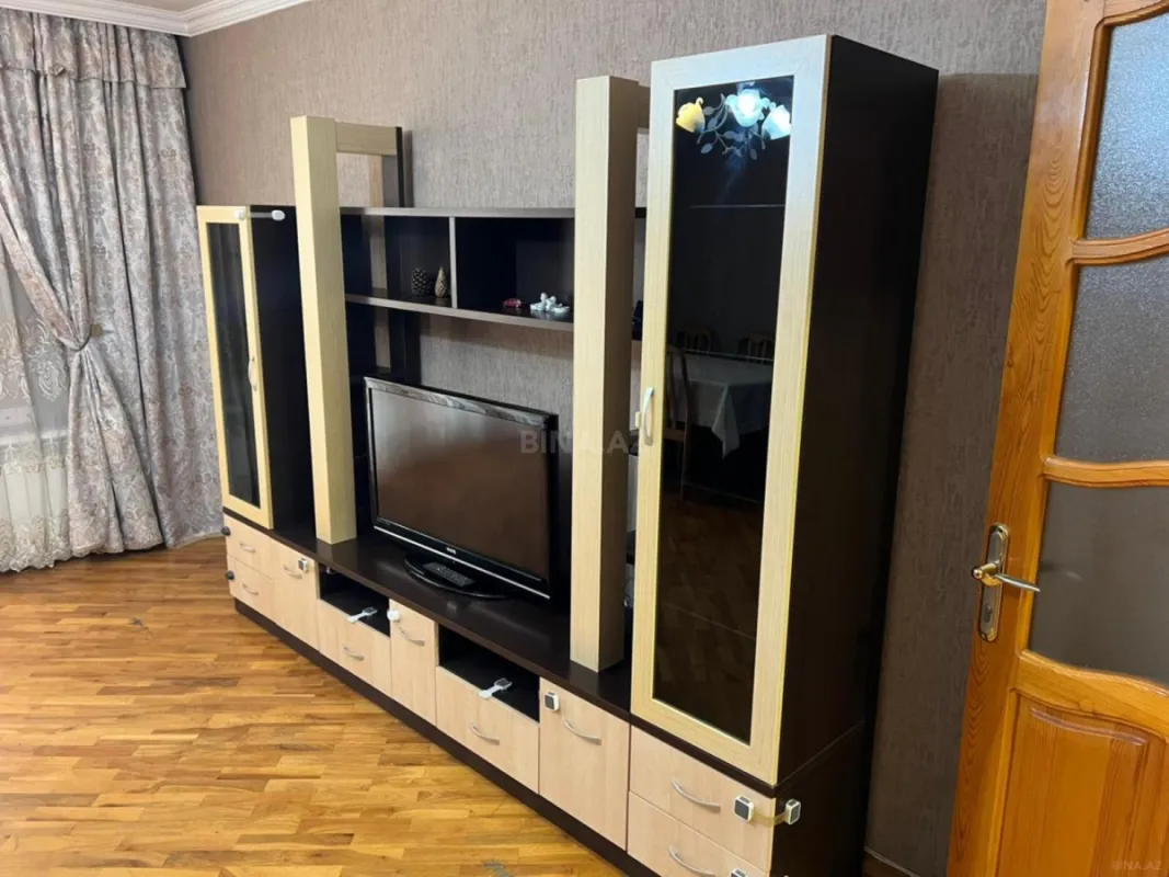 Satılır 3 otaqlı mənzil 105 m²