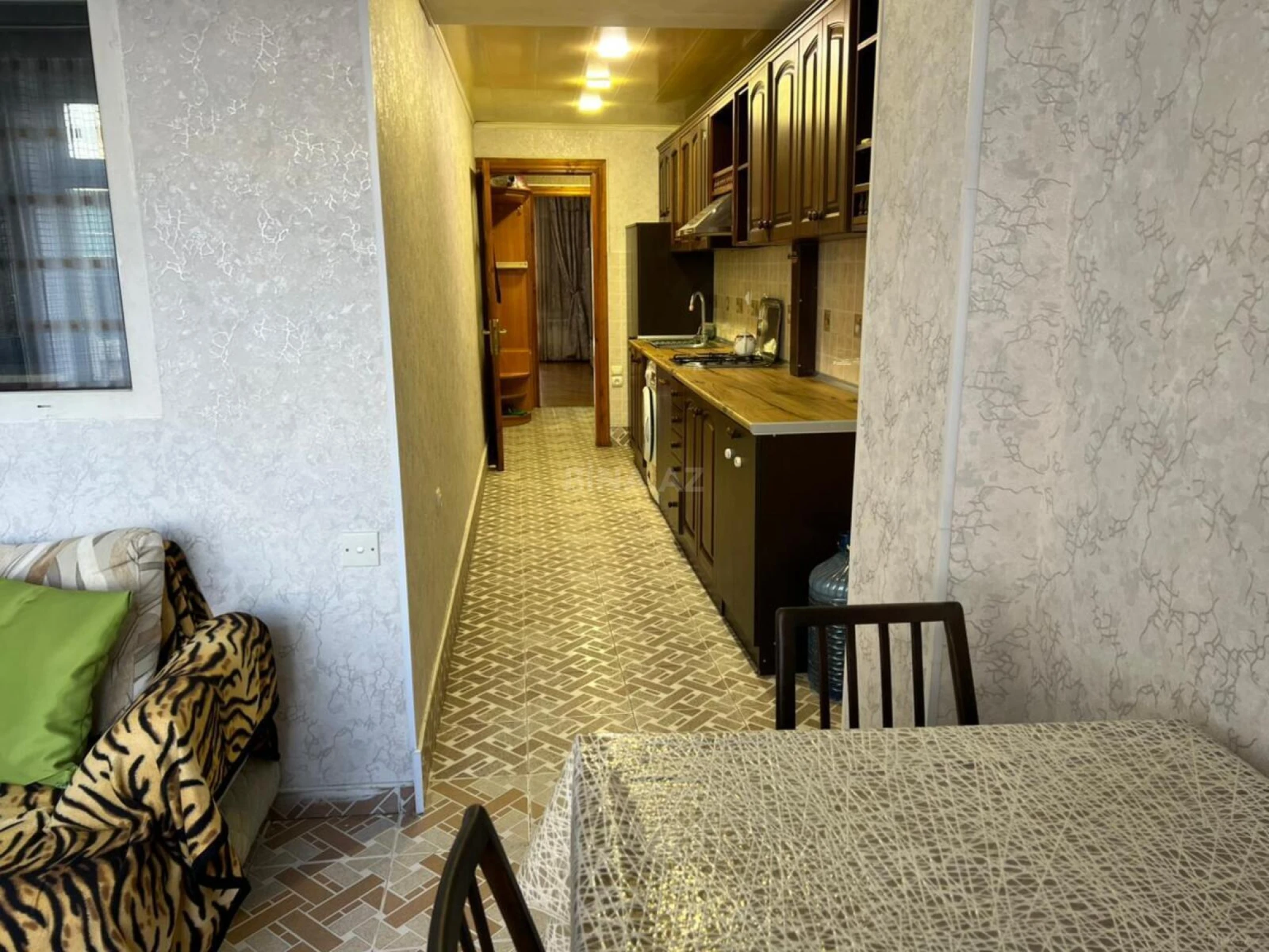 Satılır 3 otaqlı mənzil 105 m²