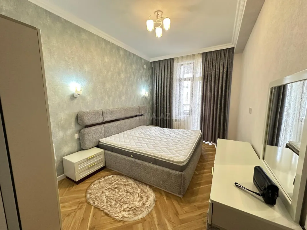 Kirayə verilir 2 otaqlı mənzil 75 m²